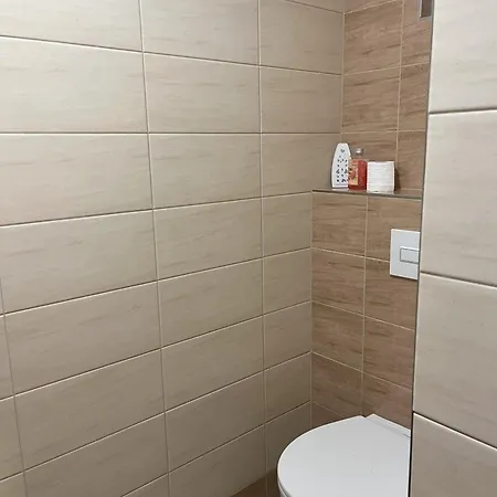 Apartman U Javoru Kraliky Exterior photo
